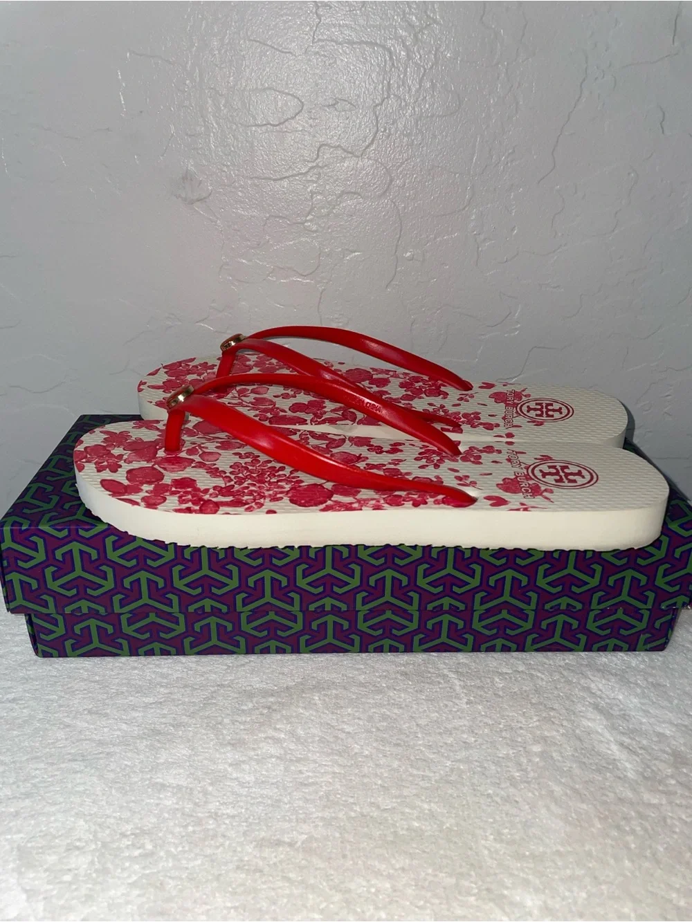 New! Tory Burch Floral Flip Flop Sandals in Chili Pepper Size 8-with Box